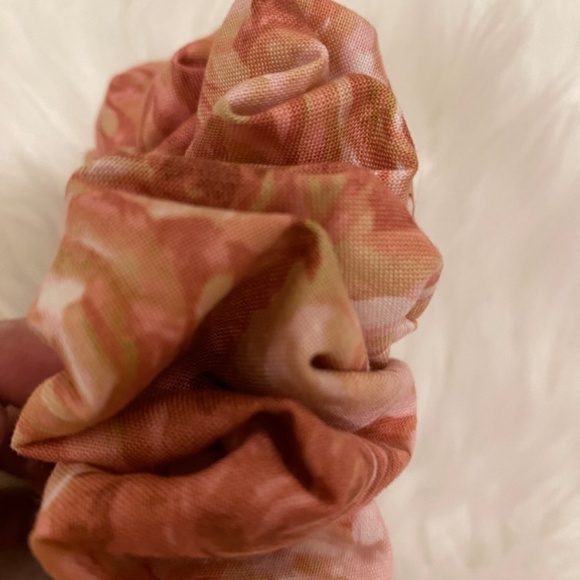 Rose Print Print Hair Scrunchie. Pink Multi. Medium - Picture 7 of 10